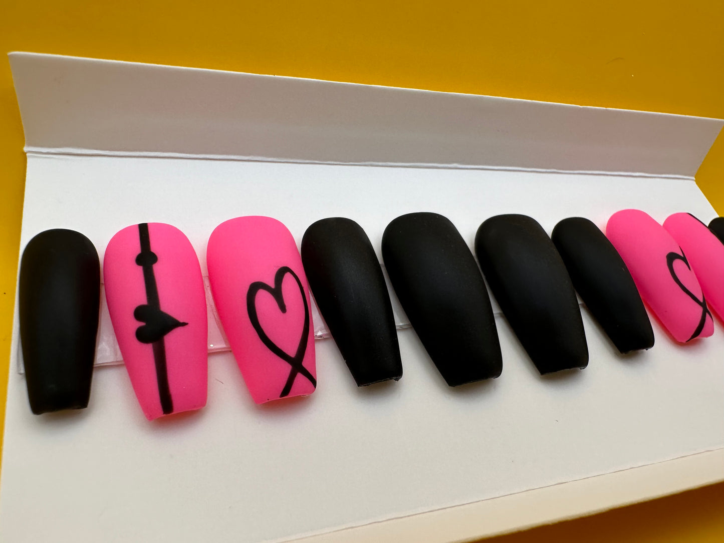 Pink and black leather hearts (Gel)