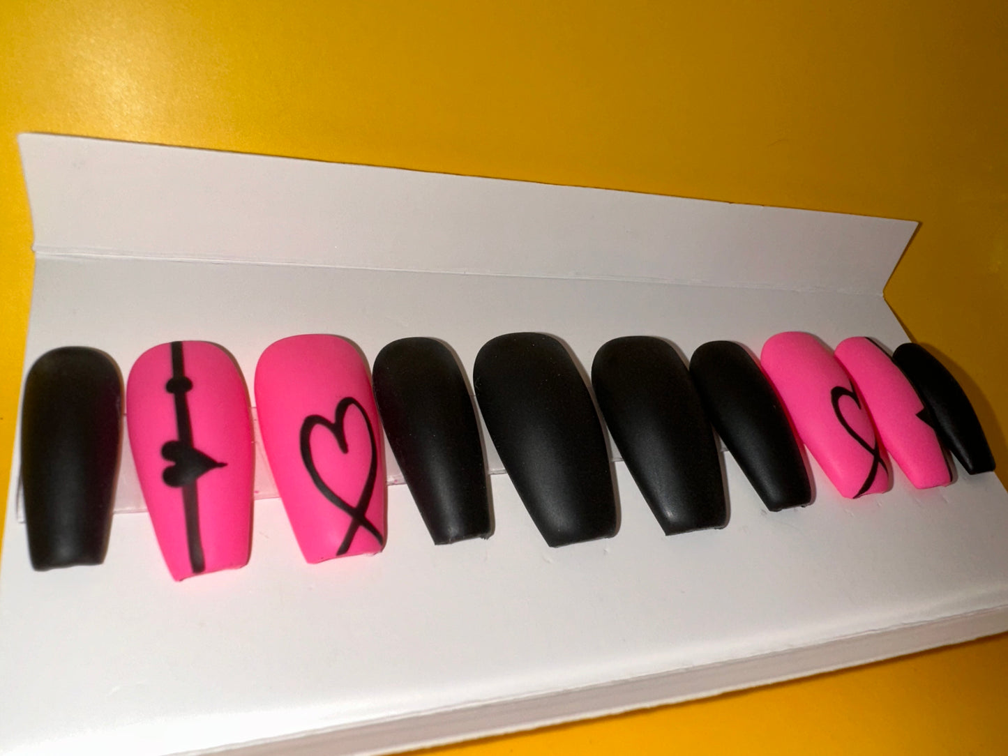 Pink and black leather hearts (Gel)